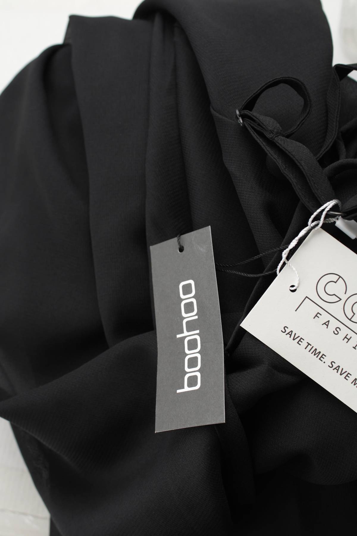 Рокля Boohoo3