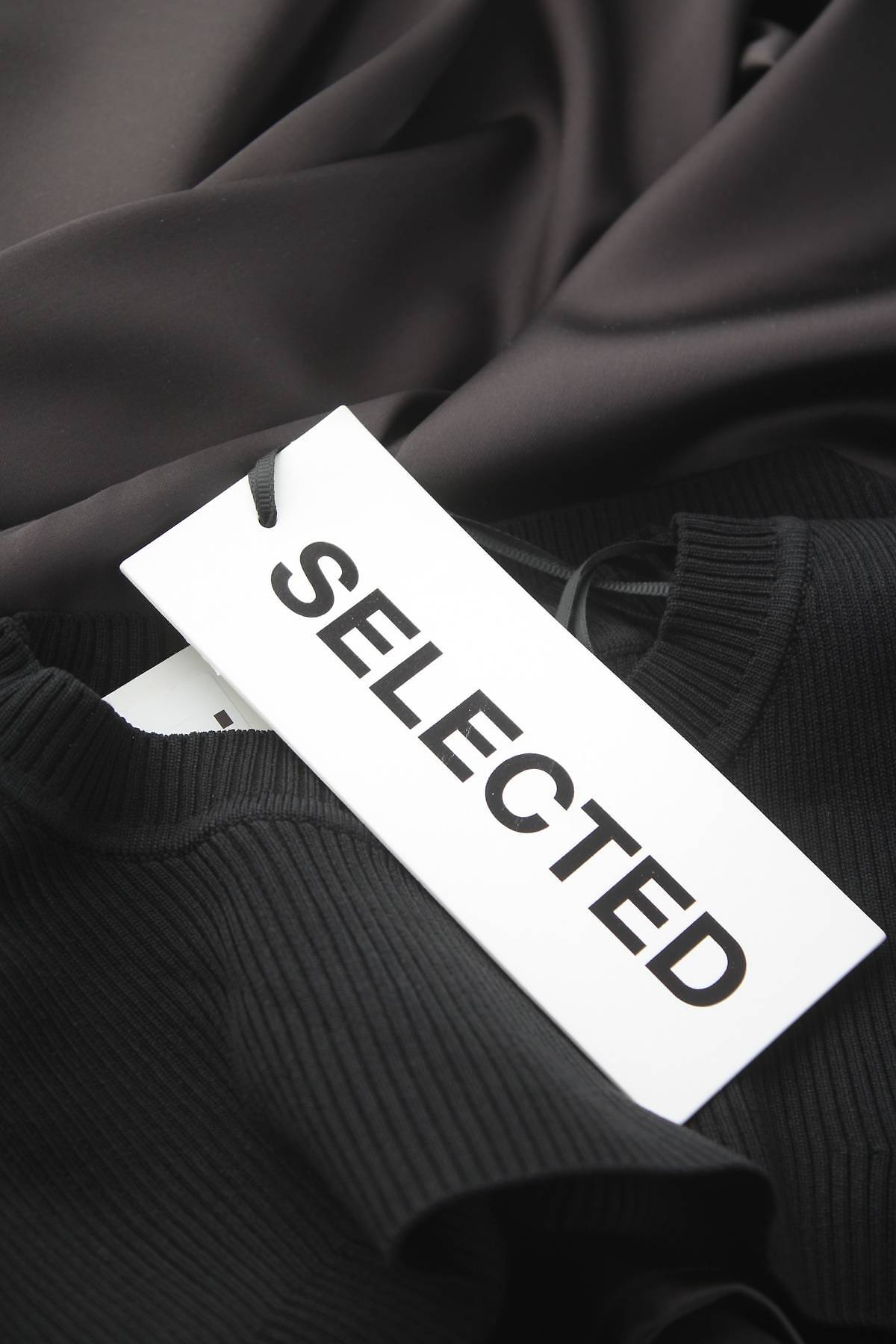 Φορέματα Selected4