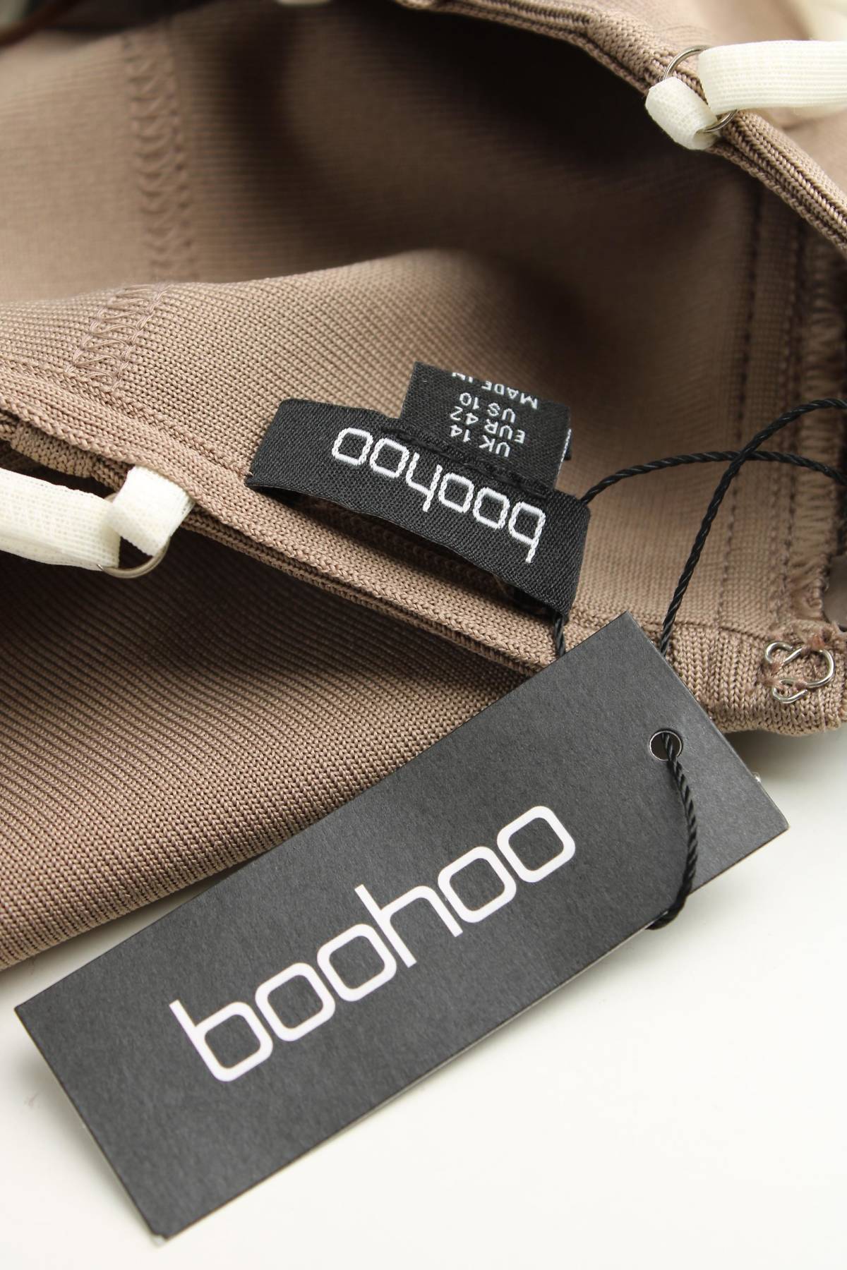 Γυναικείο αμάνικο Boohoo3 - Contourshop.gr Γυναικείο αμάνικο Boohoo3