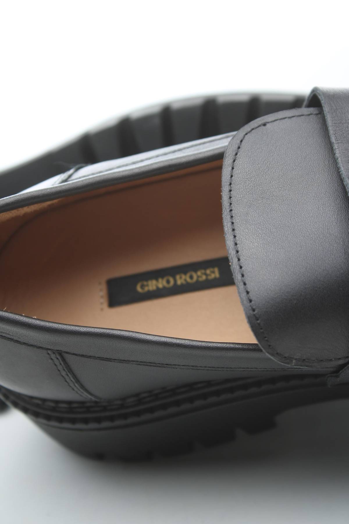 Дамски обувки Gino Rossi5
