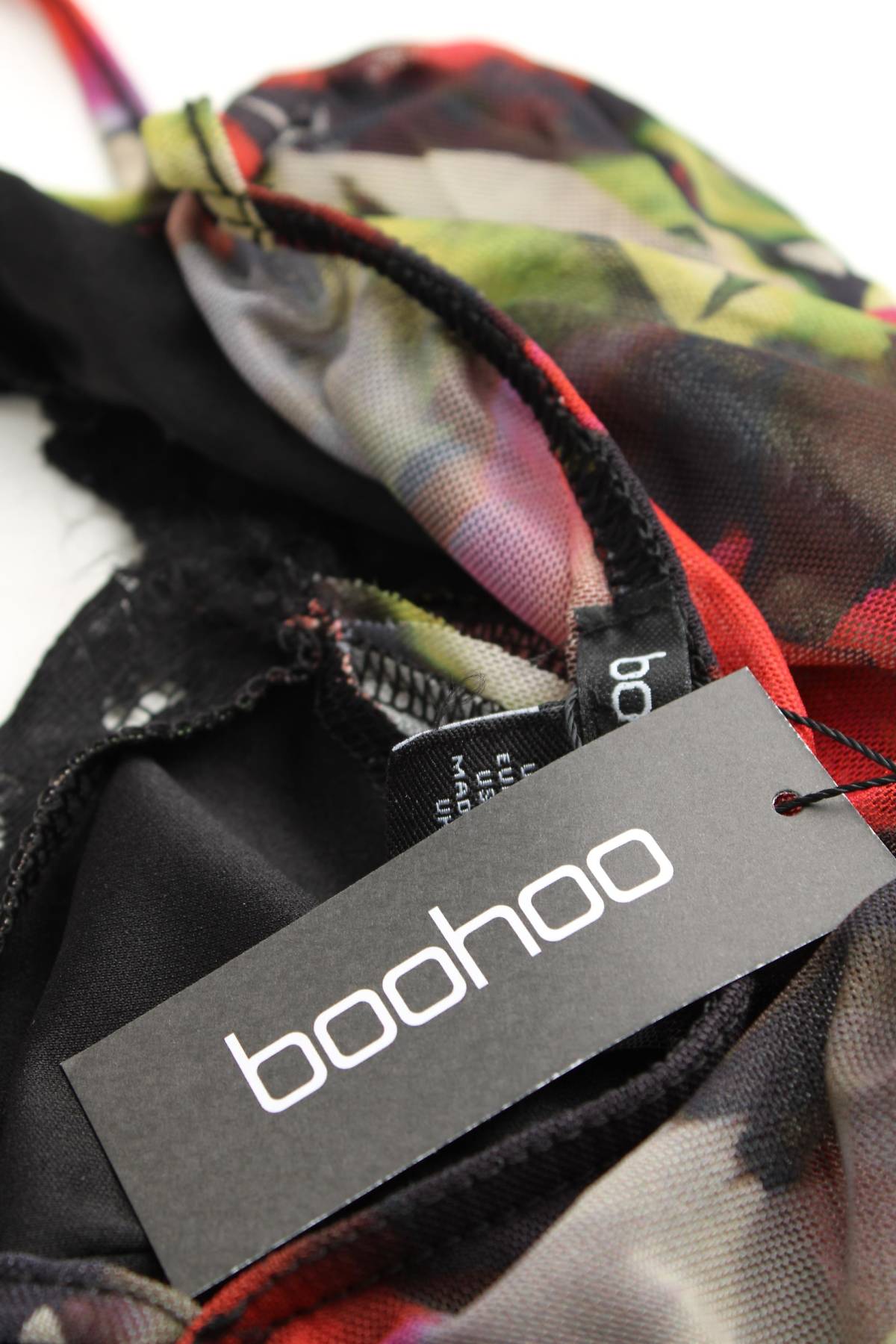 Γυναικείο αμάνικο Boohoo3 - Contourshop.gr Γυναικείο αμάνικο Boohoo3
