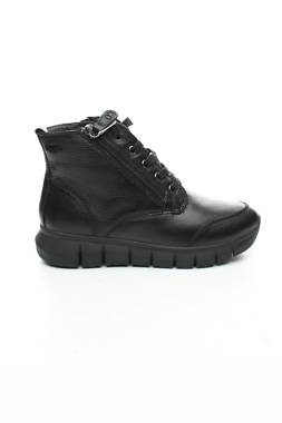 Дамски боти Tamaris1