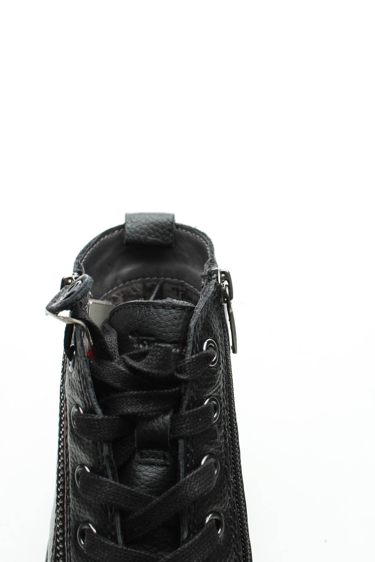 Дамски боти Tamaris5