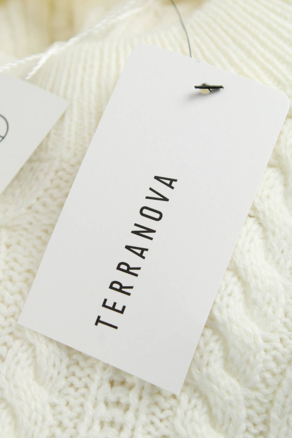 Дамски пуловер Terranova3