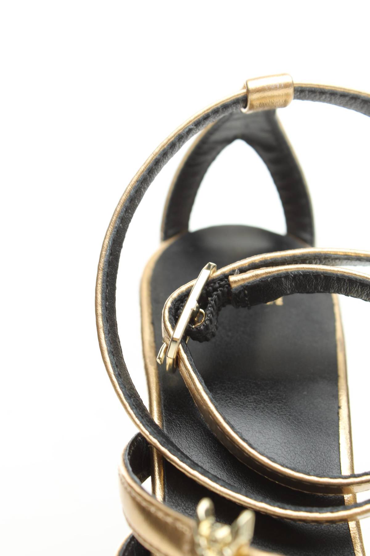 Сандали Patrizia Pepe5