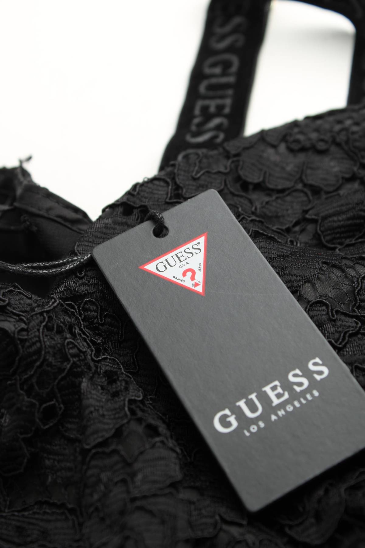 Γυναικείο αμάνικο Guess3 - Contourshop.gr Γυναικείο αμάνικο Guess3