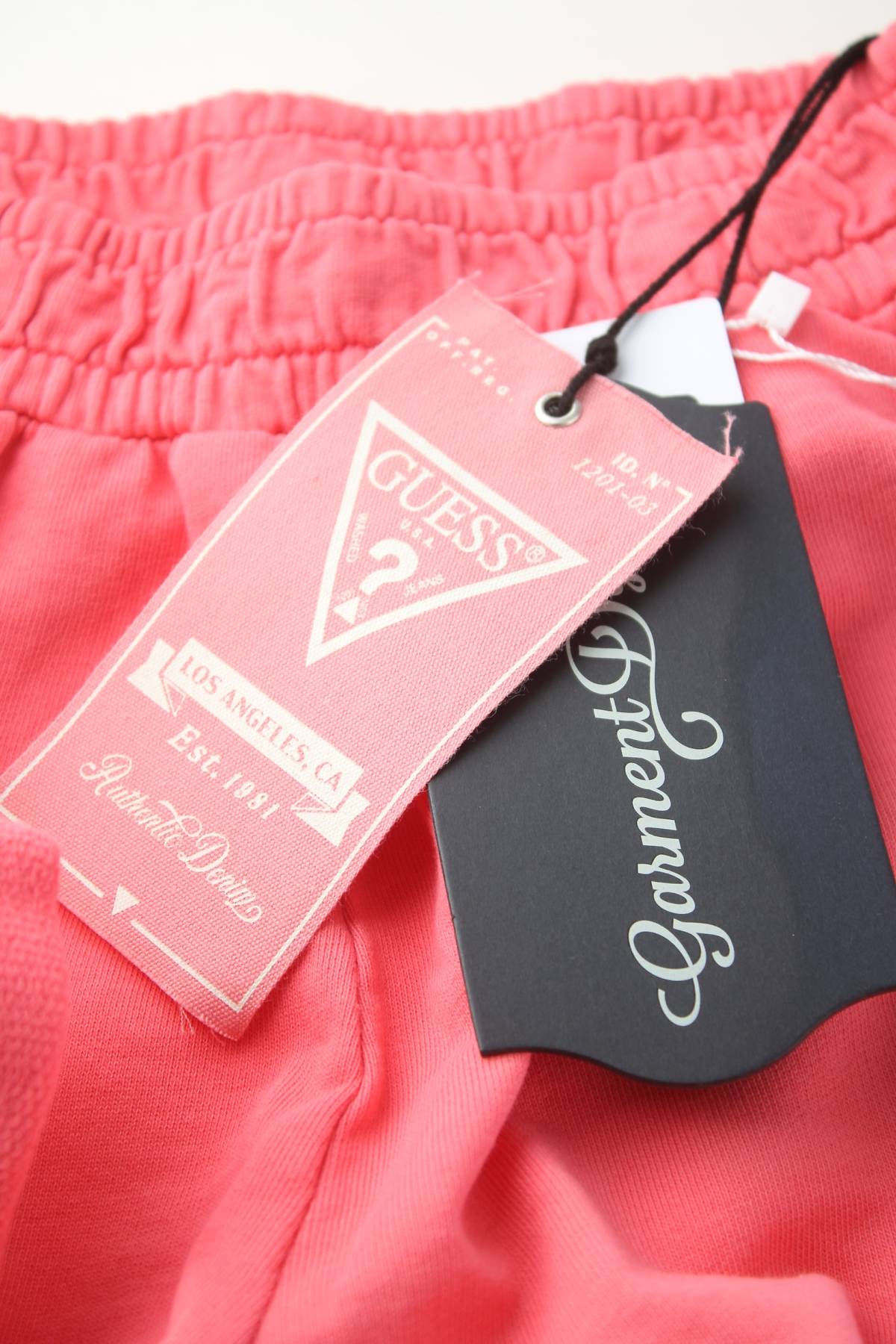 Παιδικά σορτσάκια Guess3