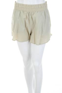 Дамски къс спортен панталон Under Armour1