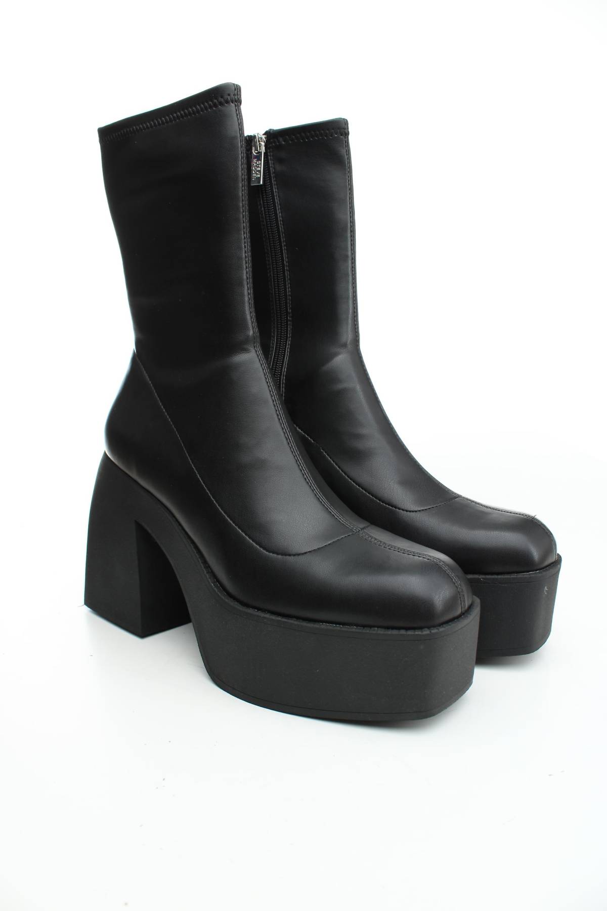 Γυναικεία μποτάκια Steve Madden3