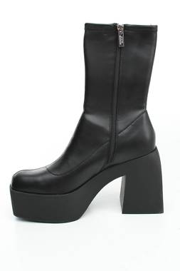 Γυναικεία μποτάκια Steve Madden2