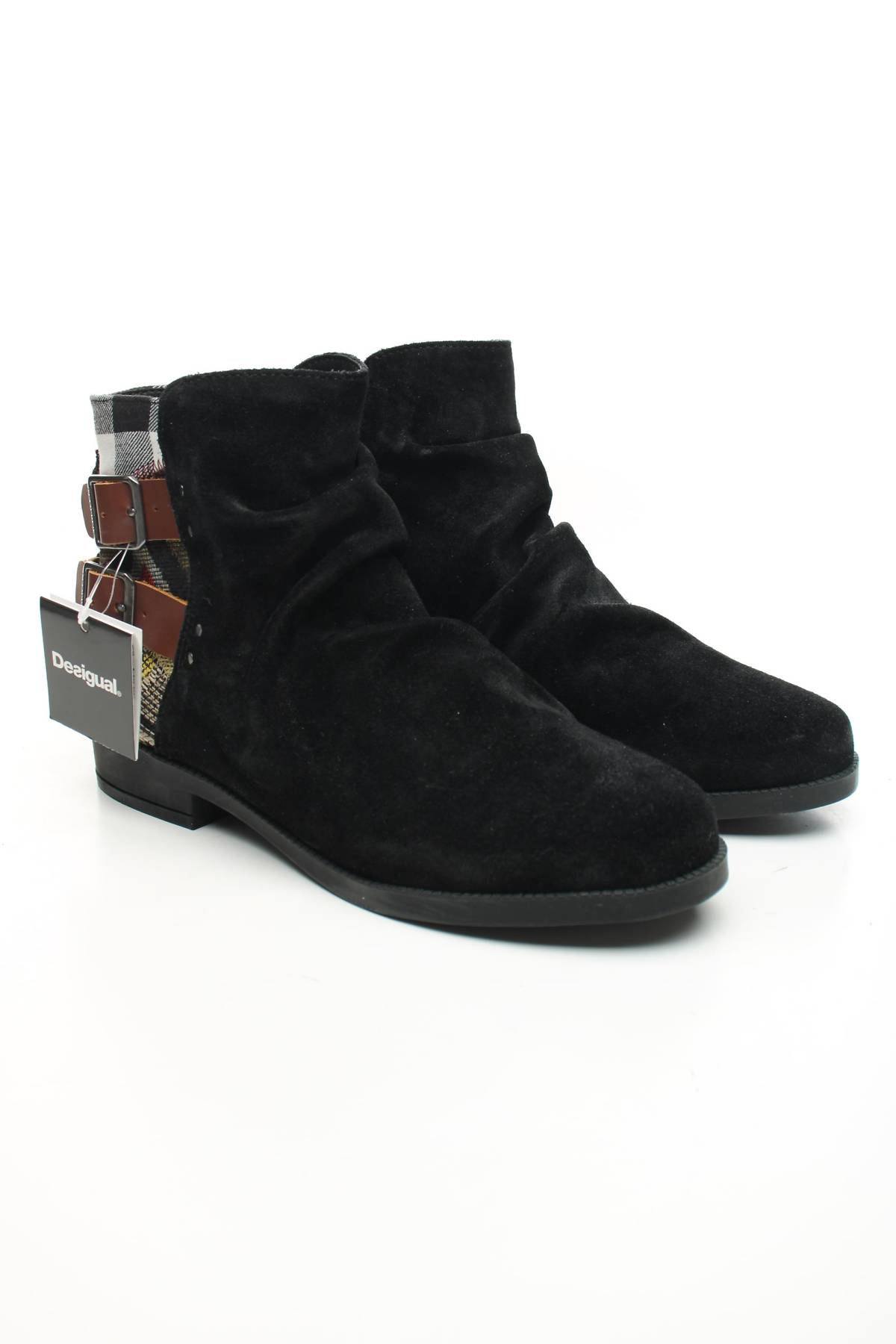 Дамски боти Desigual3