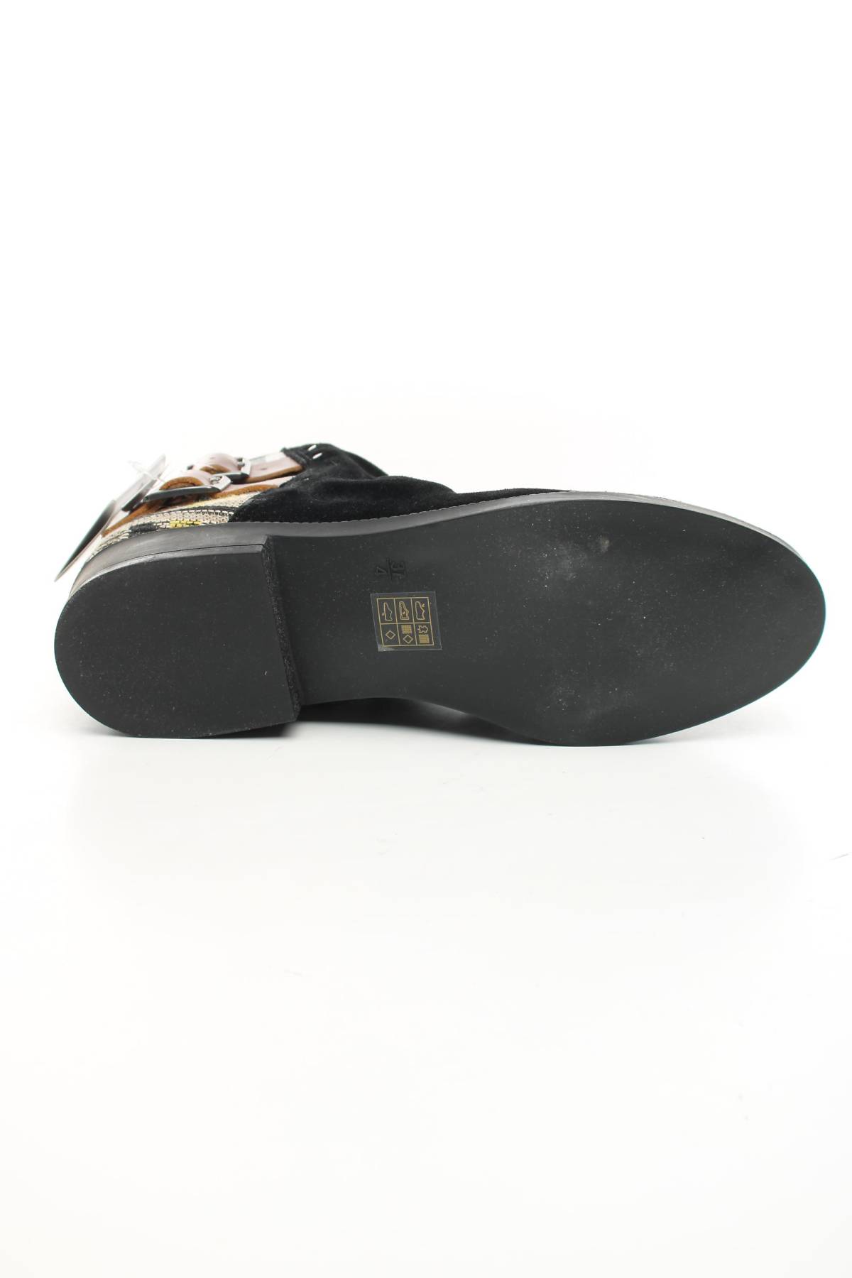 Дамски боти Desigual4