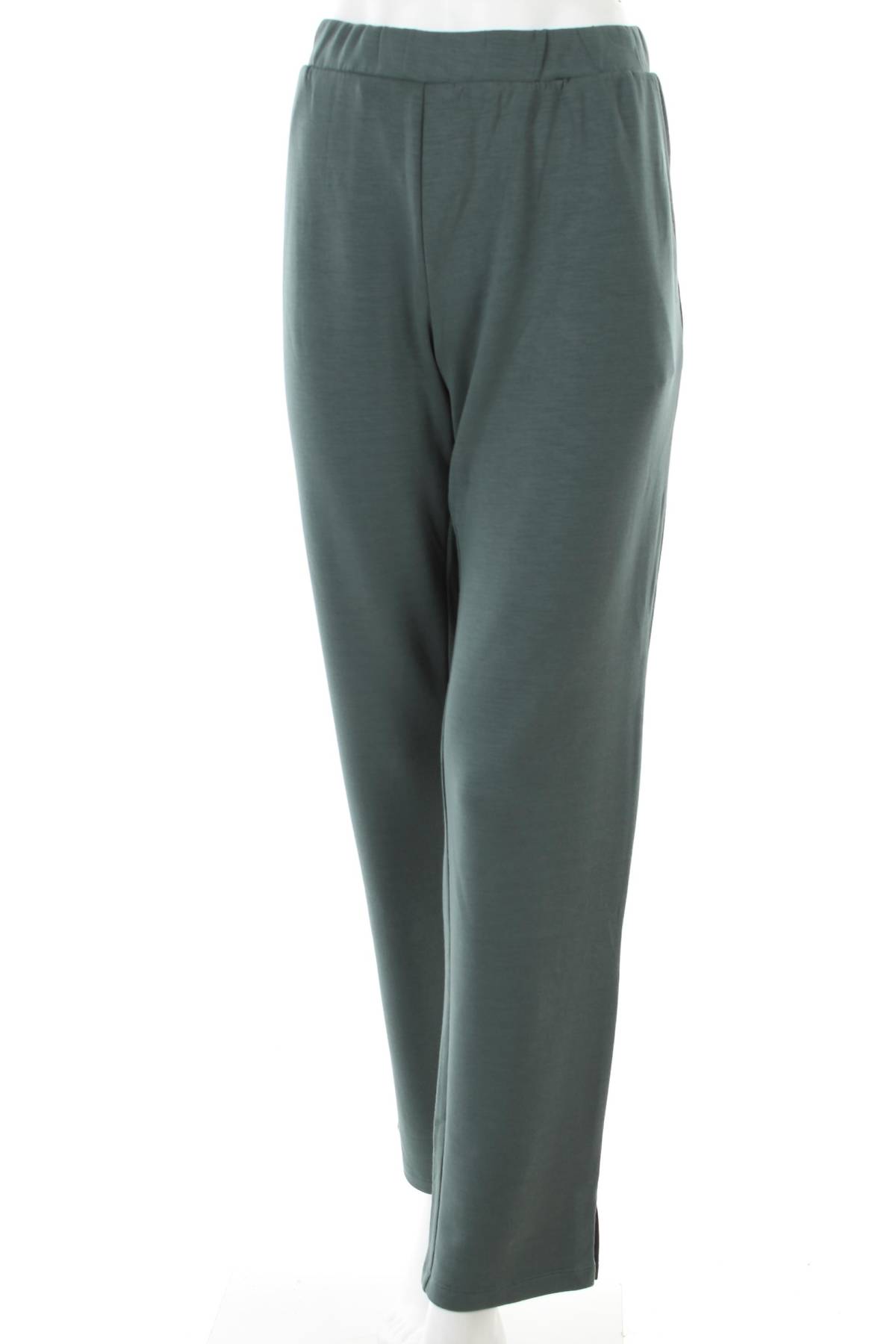 Домашно облекло Triumph1