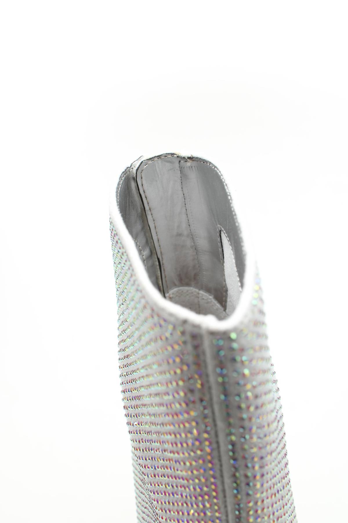 Γυναικεία μποτάκια Guess5