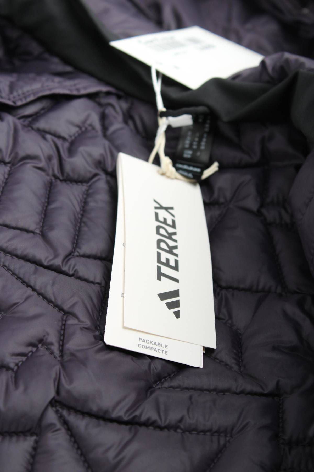 Дамско спортно яке Adidas Terrex4