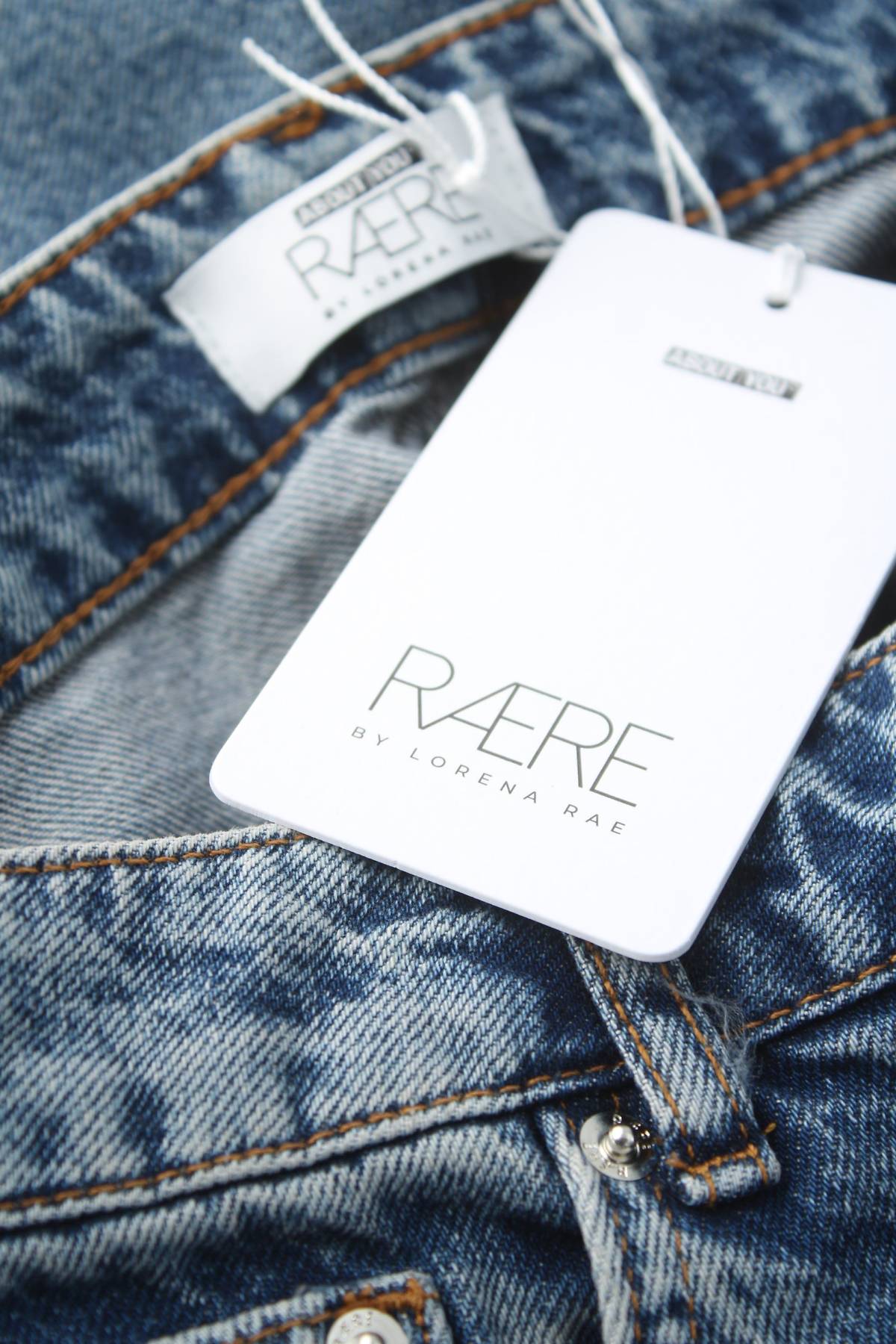 Γυναικεία τζιν About You x Lorena Rae3