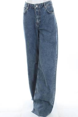 Γυναικεία τζιν About You x Lorena Rae1