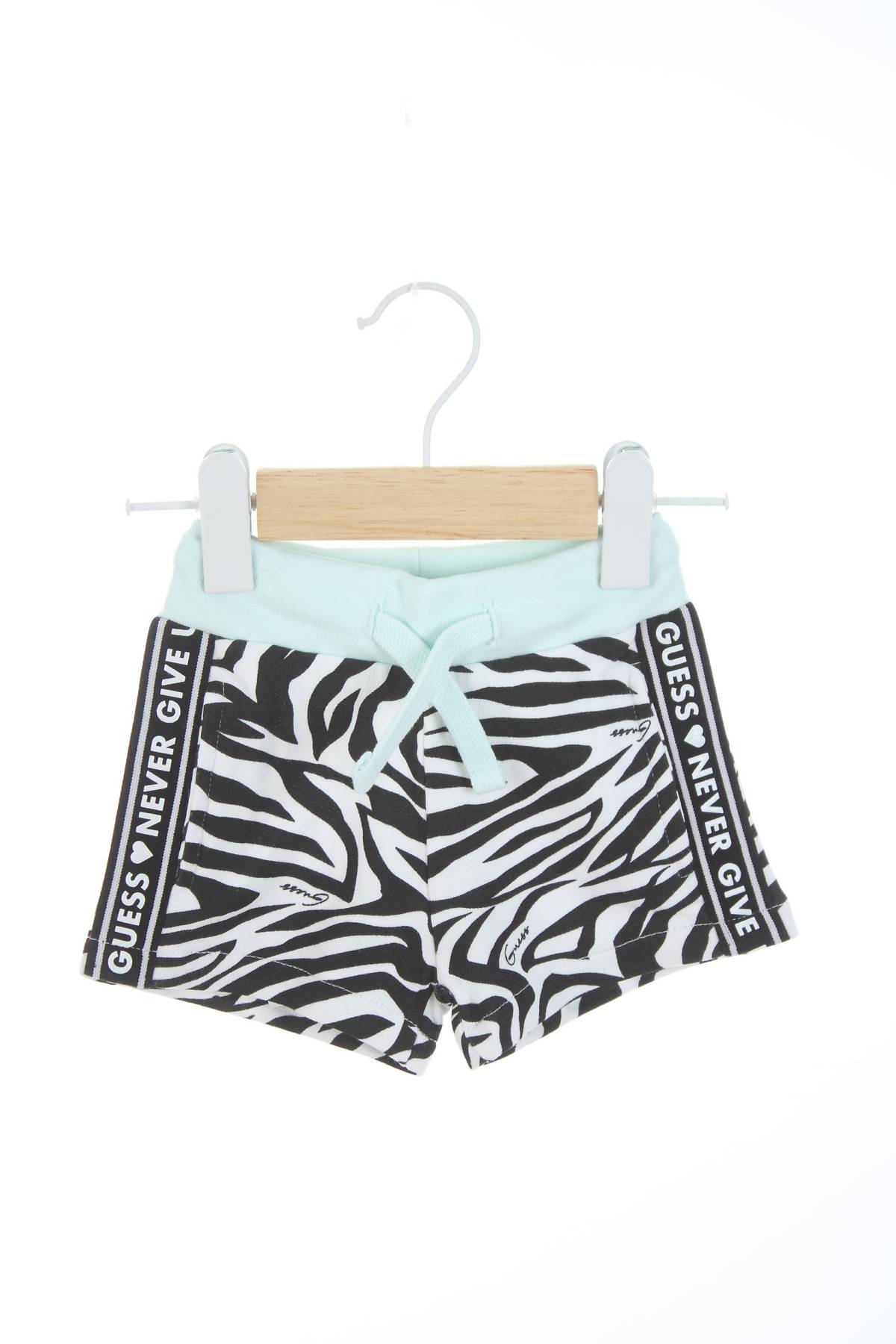 Παιδικά σορτσάκια Guess1