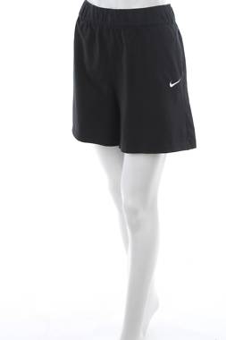 Дамски къс спортен панталон Nike1