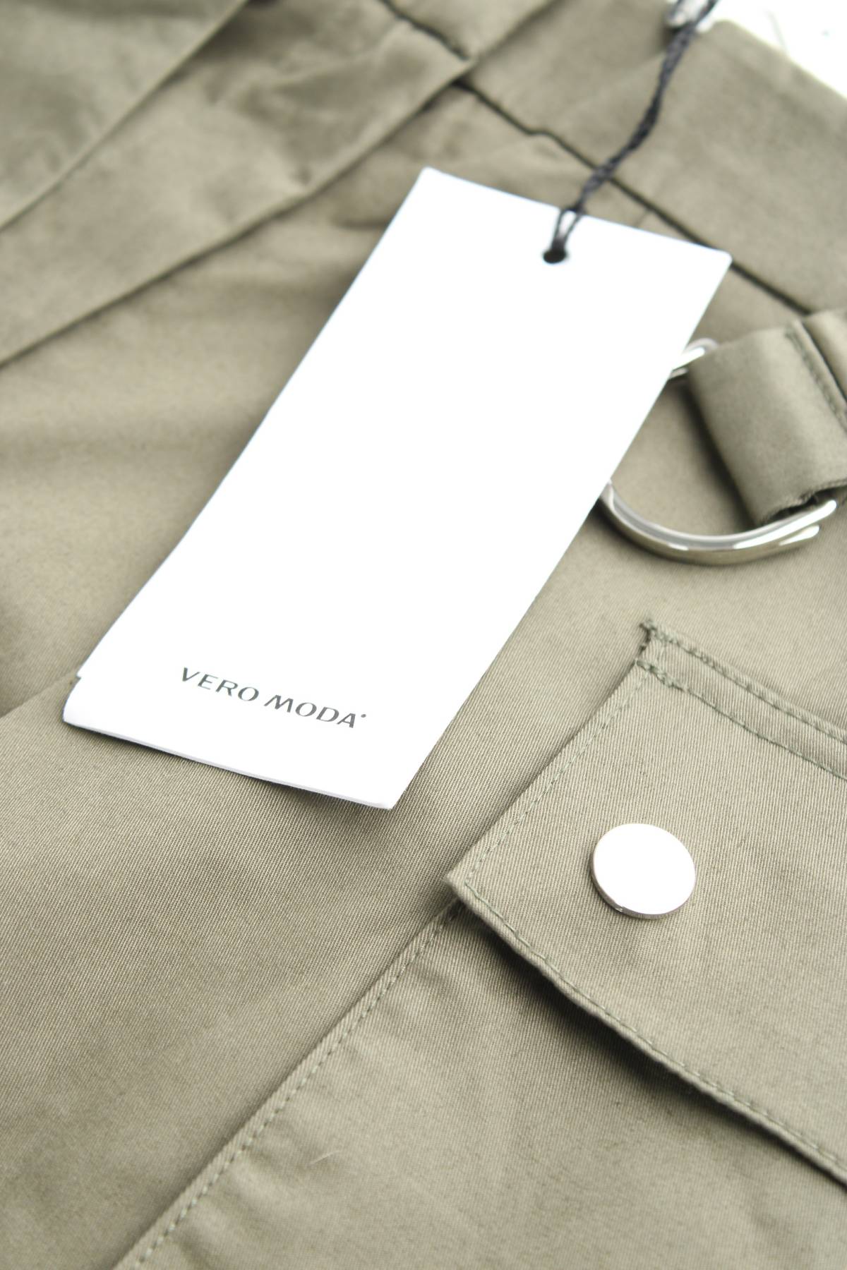 Дамски къс панталон Vero Moda3