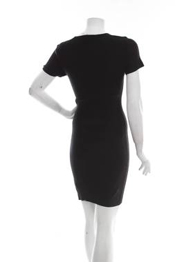 Φορέματα Guess2