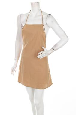 Рокля Boohoo1