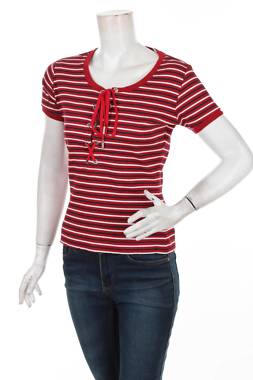 Дамска блуза Guess1