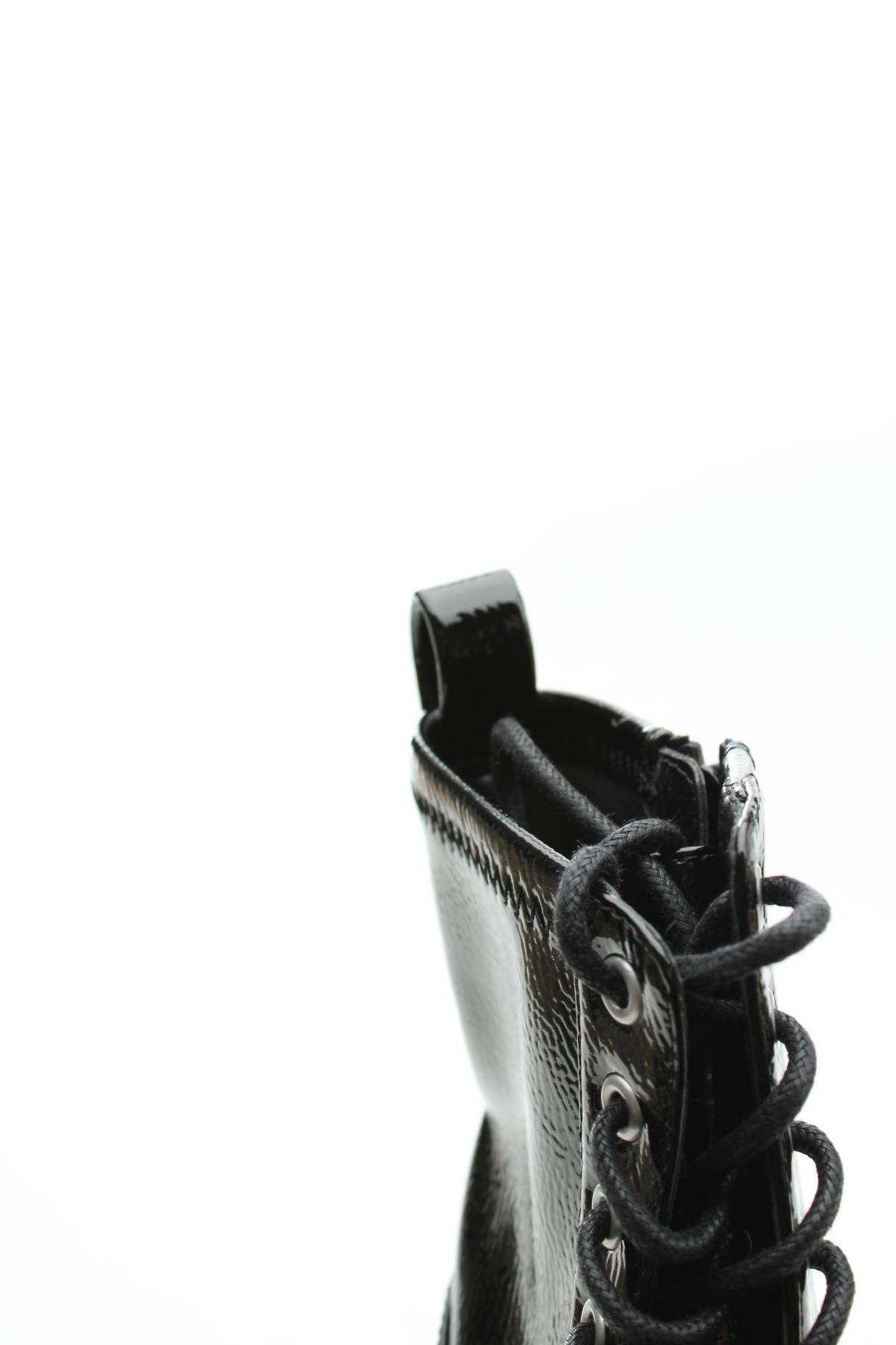 Γυναικεία μποτάκια Steve Madden5