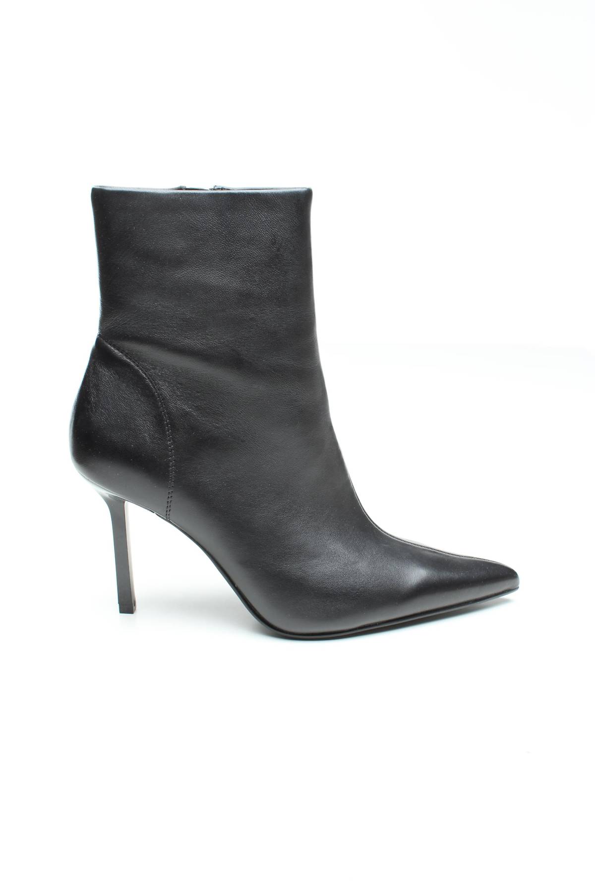 Γυναικεία μποτάκια Steve Madden1