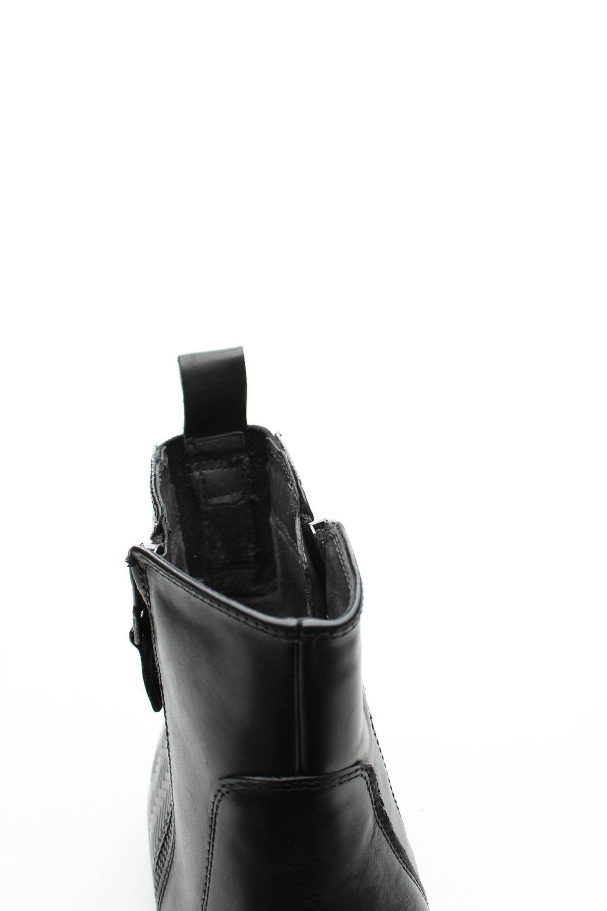 Дамски боти Tamaris5