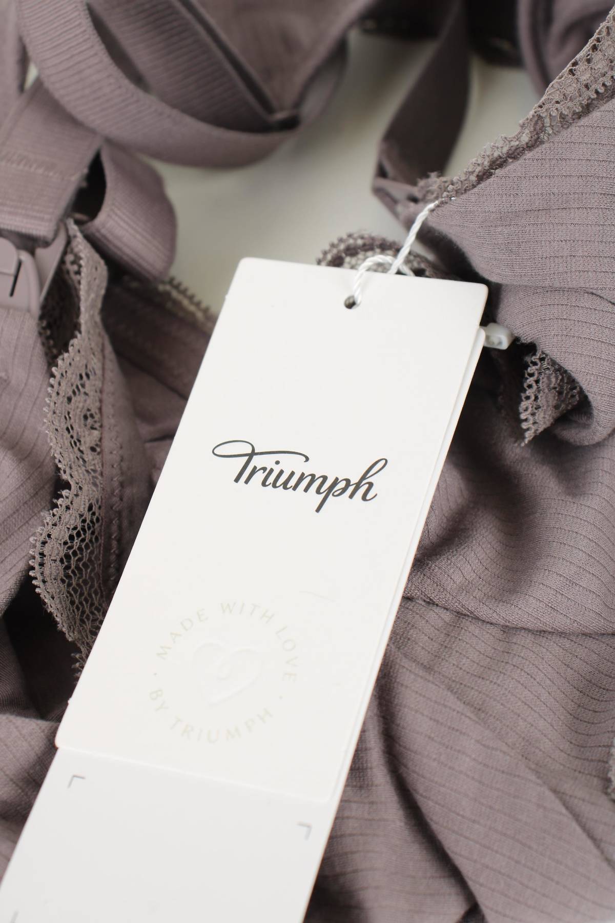 Сутиен за кърмене Triumph3 - Contour.bg Сутиен за кърмене Triumph3