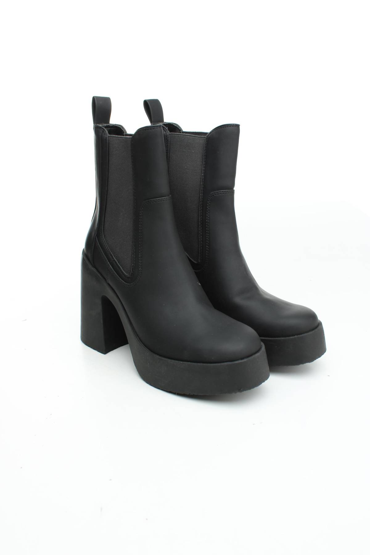 Γυναικεία μποτάκια Steve Madden3