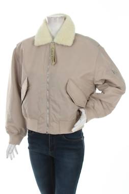 Γυναικείο μπουφάν Calvin Klein Jeans1