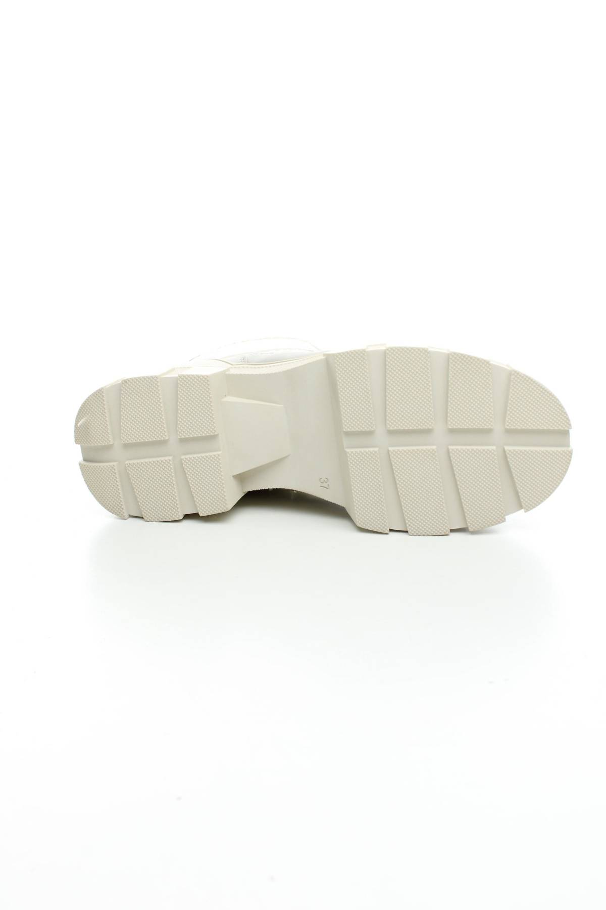 Дамски боти Caprice4