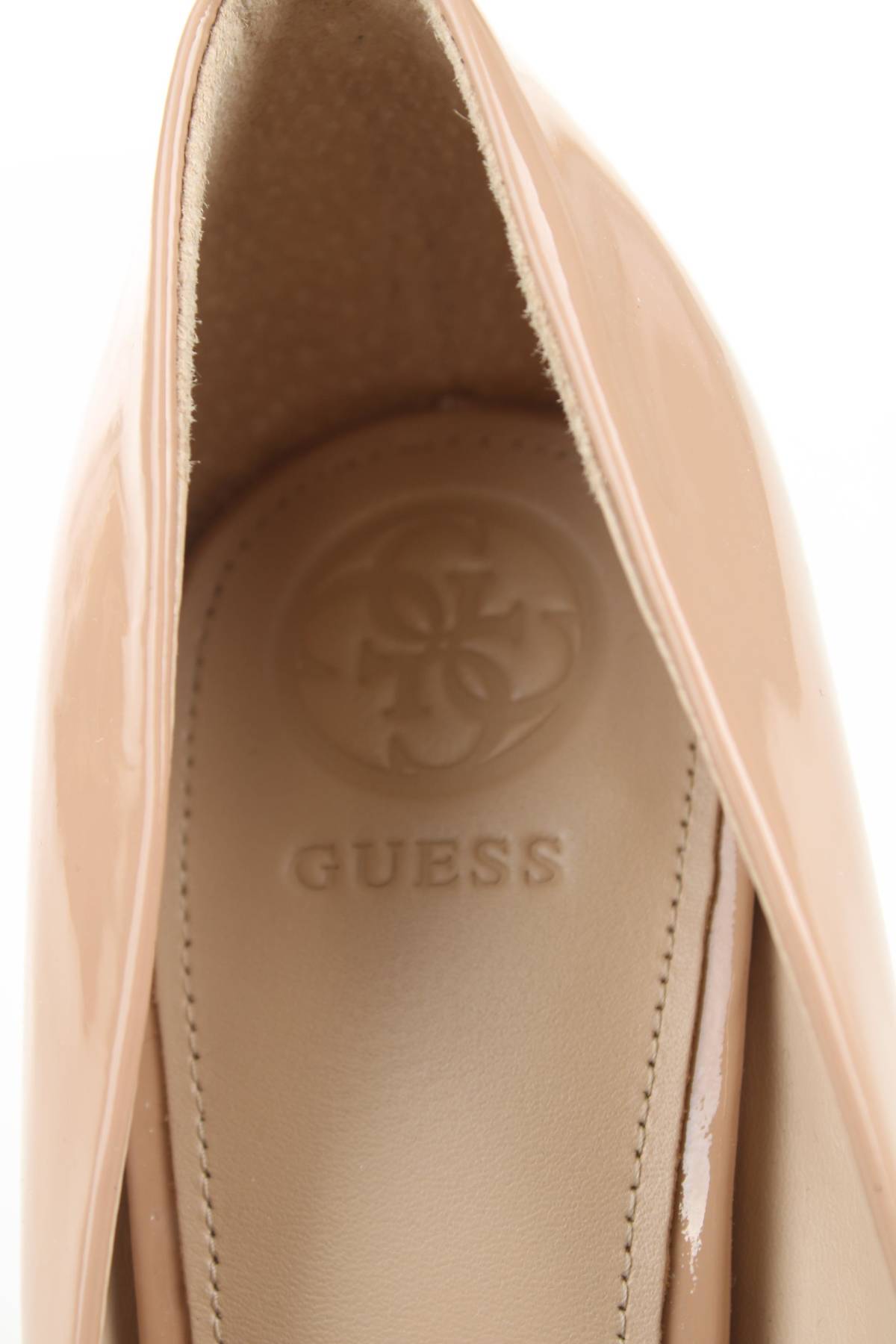 Γυναικεία παπούτσια Guess5