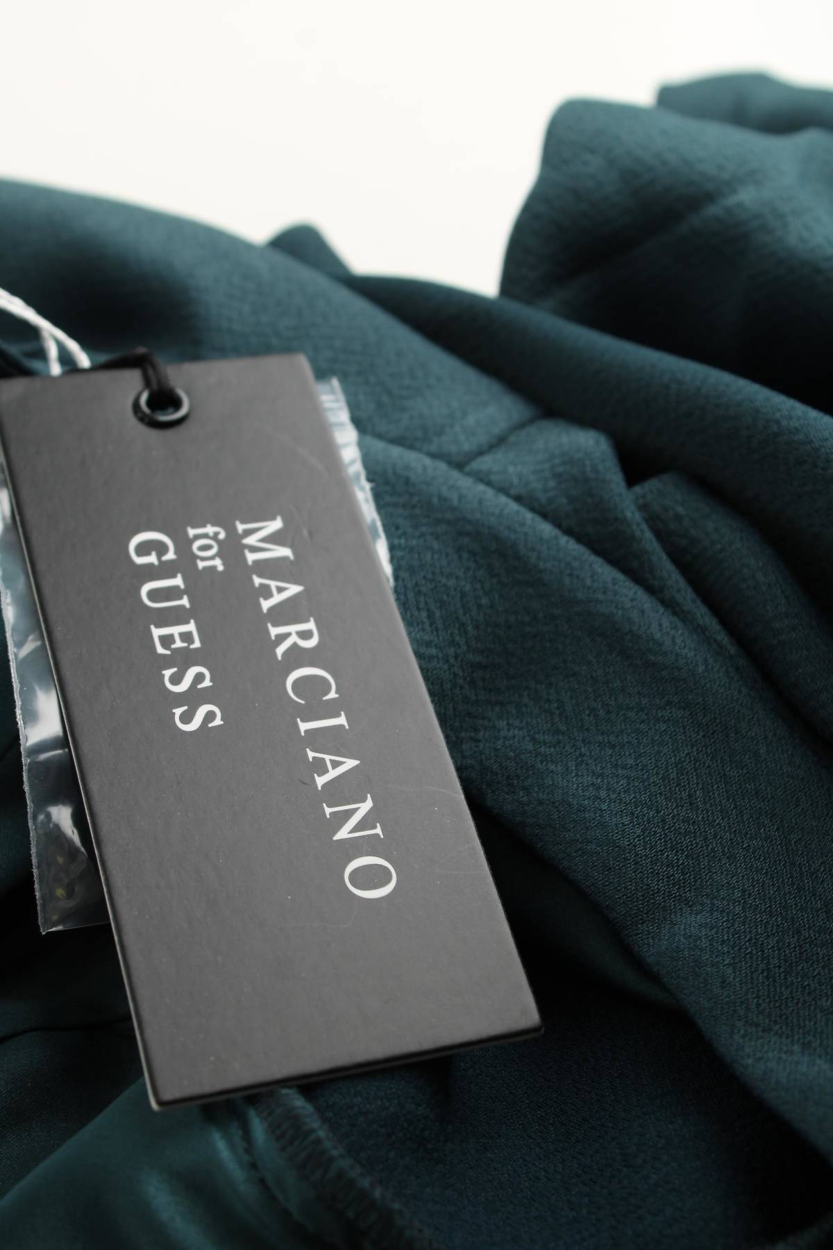 Φορέματα Guess By Marciano3