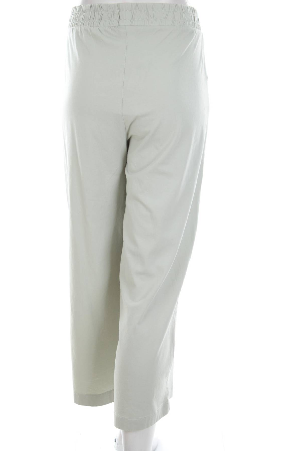 Домашно облекло Etam2