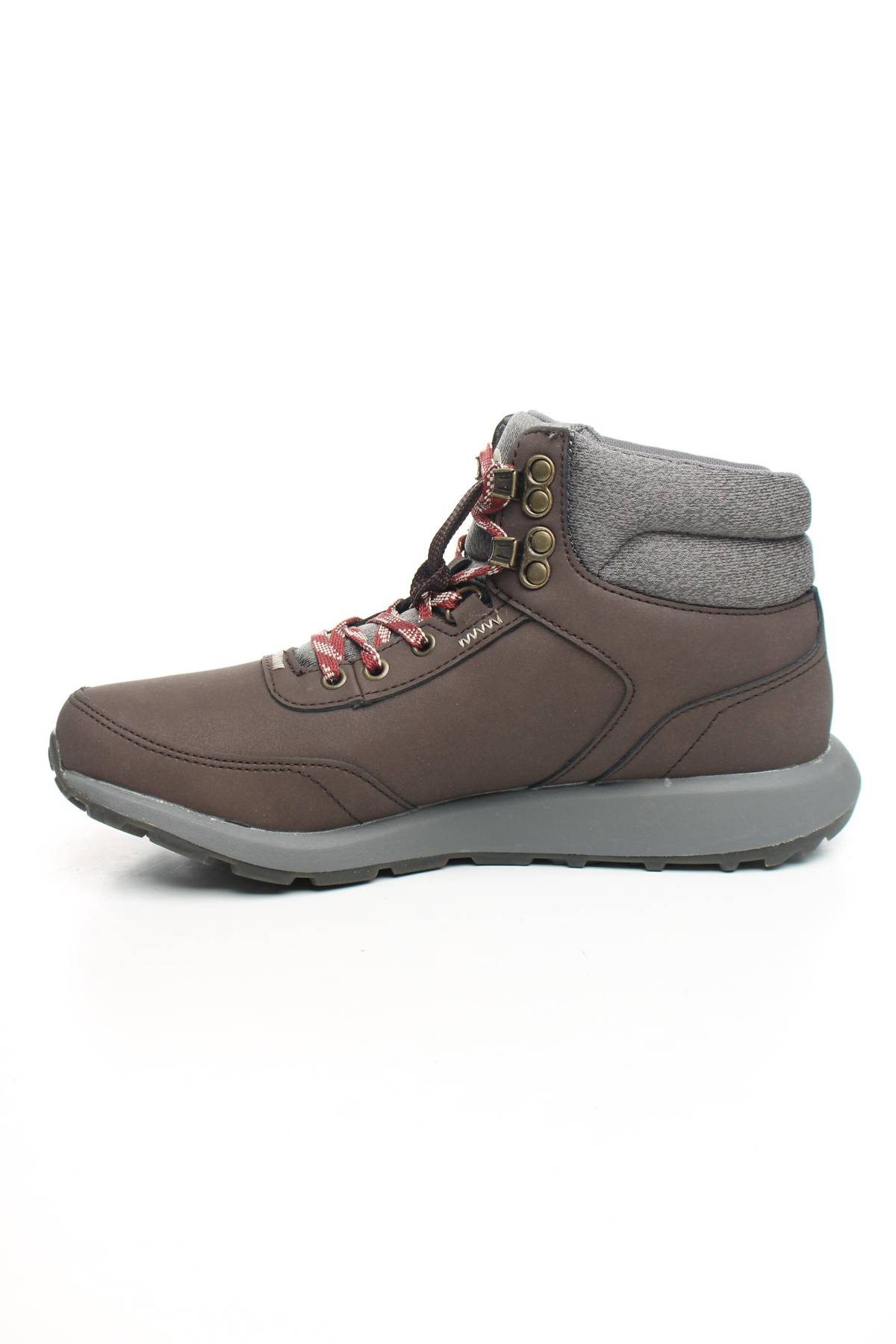 Туристически обувки Merrell1