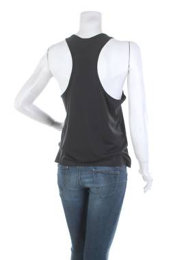 Γυνικείο αθλητικό αμάνικο Reebok2