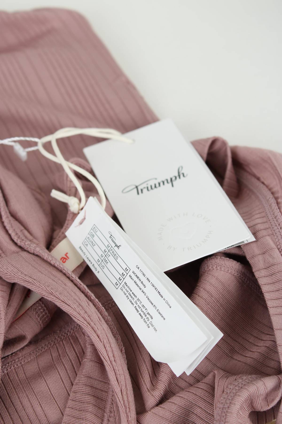 Дамско боди Triumph3