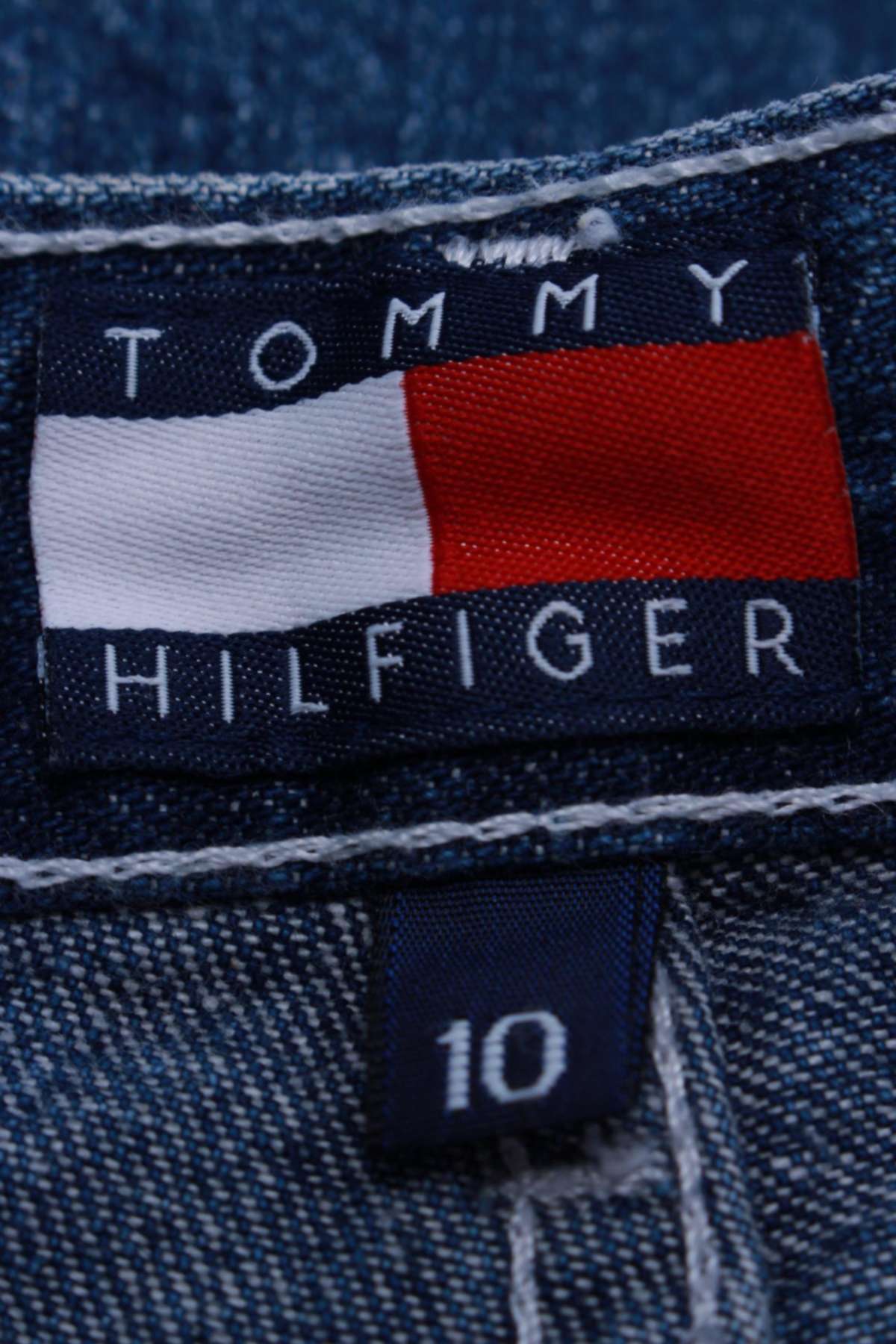 Детски къс панталон Tommy Hilfiger3 - Contour.bg Детски къс панталон Tommy Hilfiger3