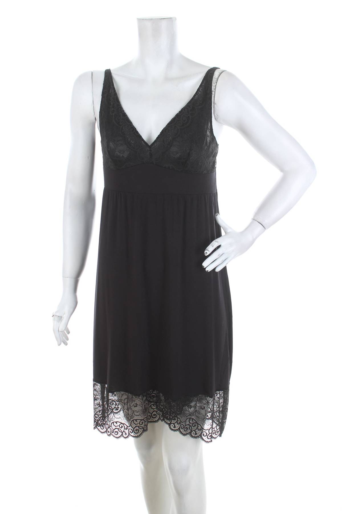 Дамска нощница Triumph1