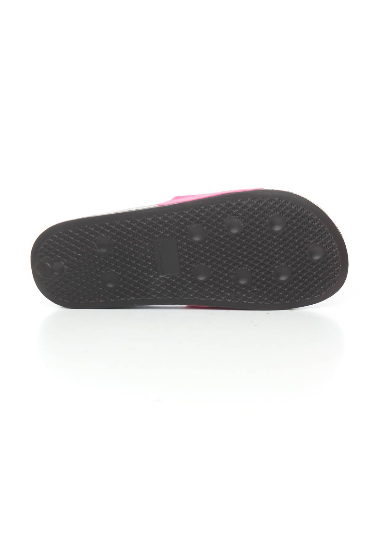 Чехли Champion4 - Contour.bg Чехли Champion4