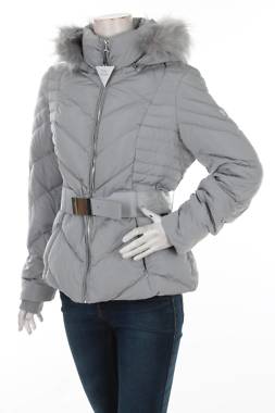 Γυναικείο μπουφάν Guess1