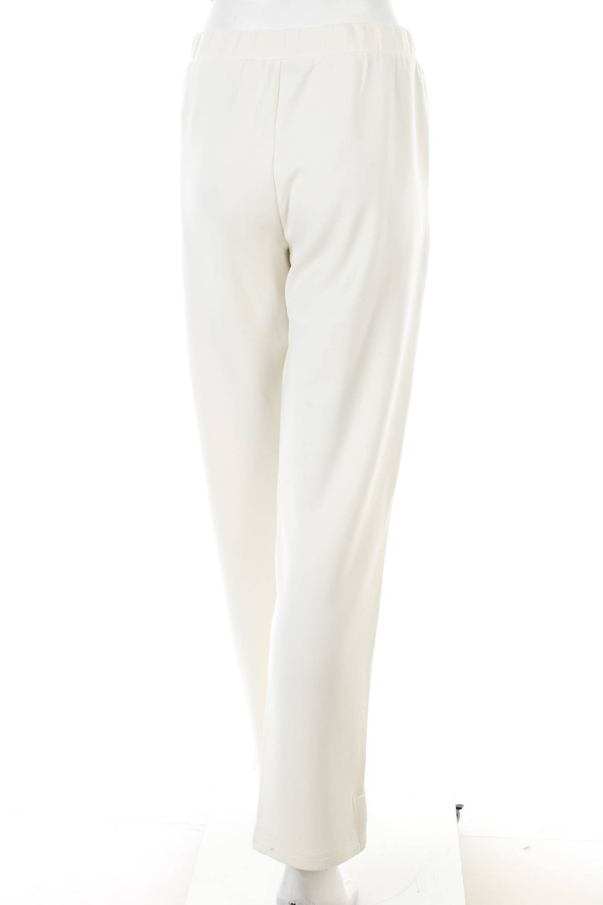 Домашно облекло Triumph2