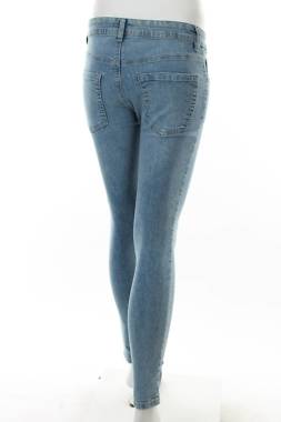 Γυναικεία τζιν Terranova2