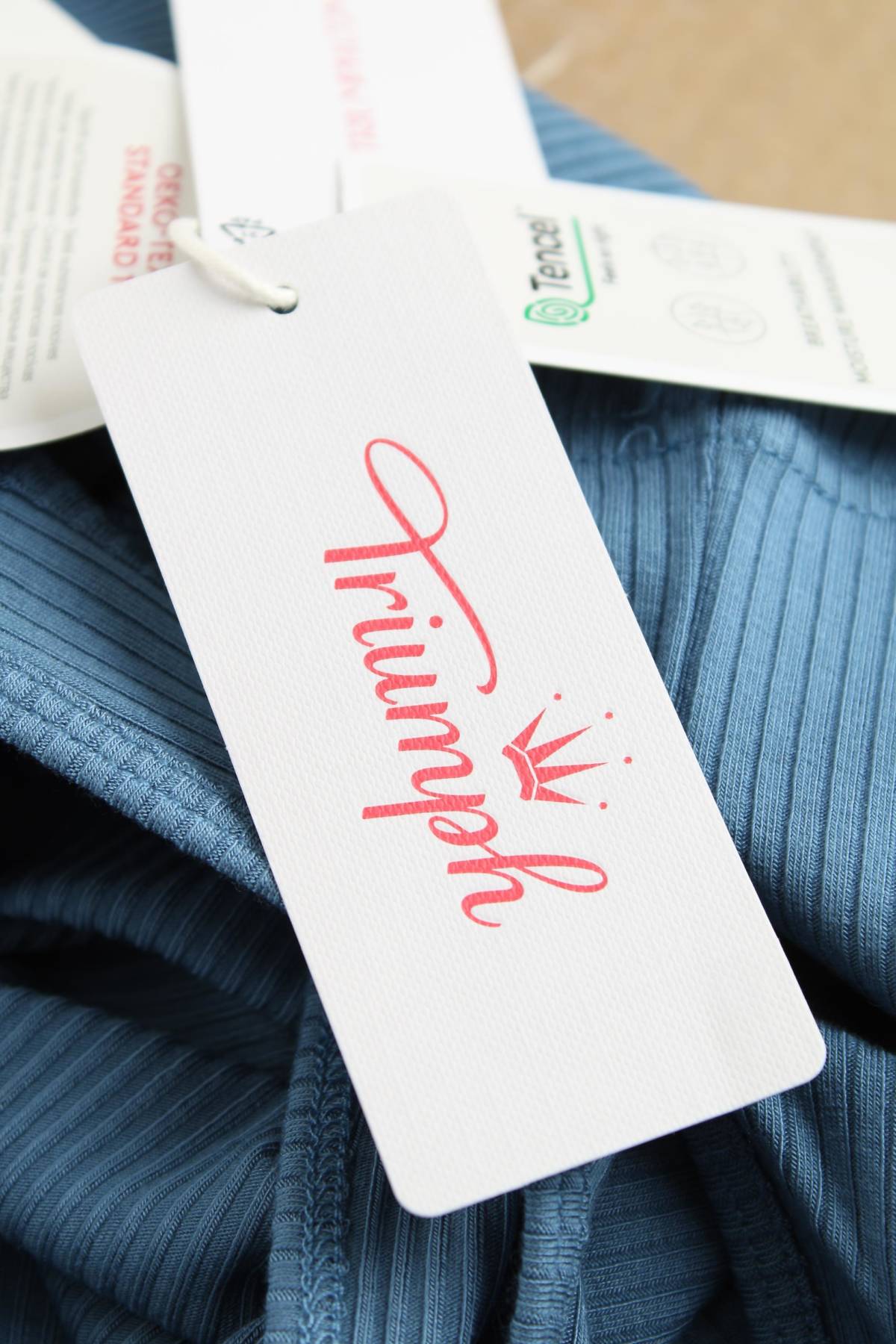 Домашно облекло Triumph3