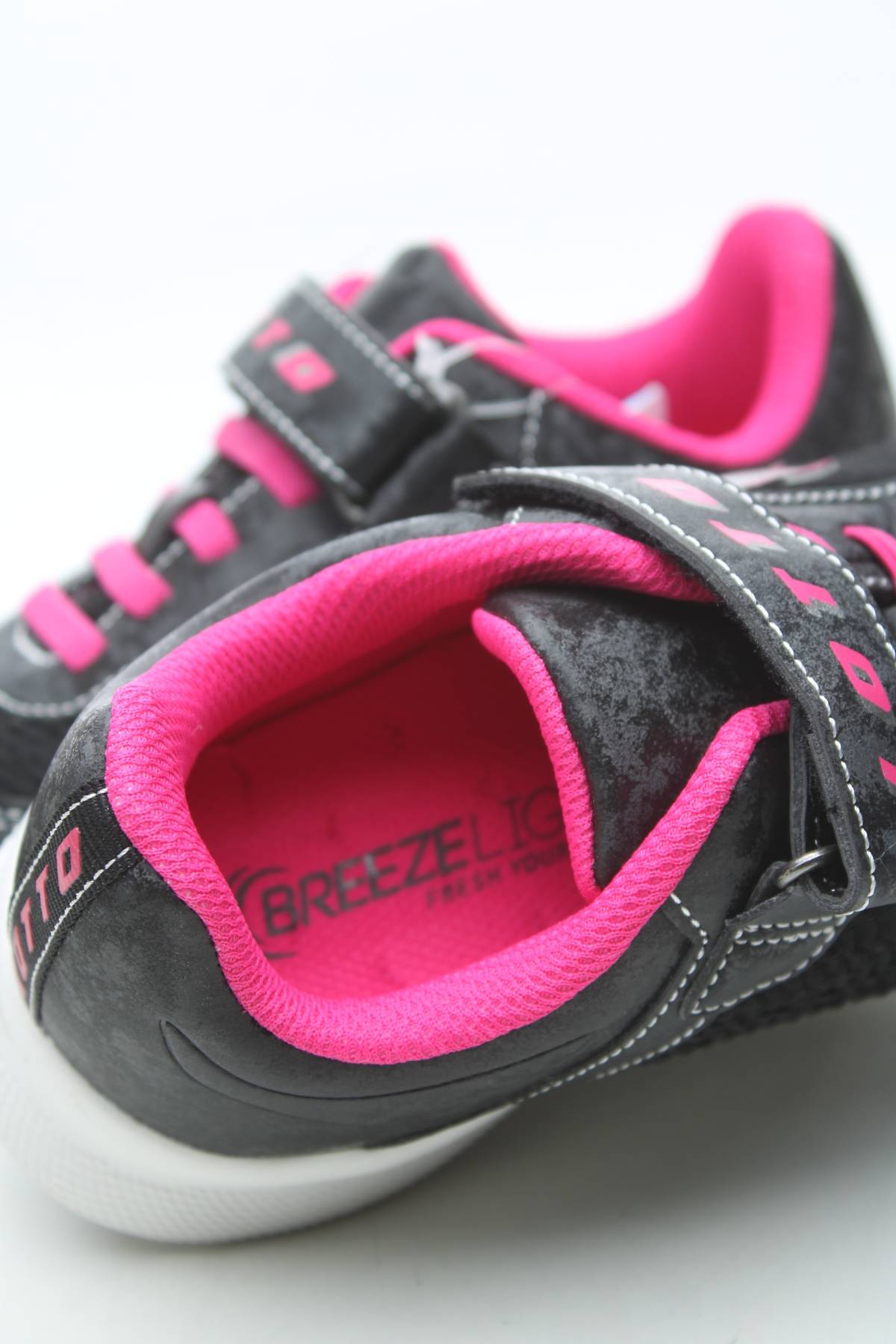 Παιδικά αθλήτικα παπούτσια Lotto5