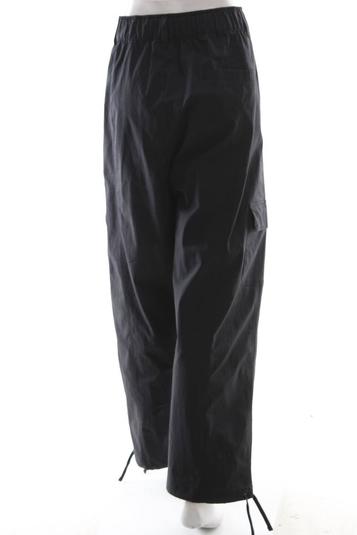 Дамско спортно долнище Nike Jordan2 - Contour.bg Дамско спортно долнище Nike Jordan2