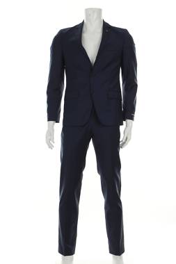 Мъжки костюм Lagerfeld1 - Contour.bg Мъжки костюм Lagerfeld1